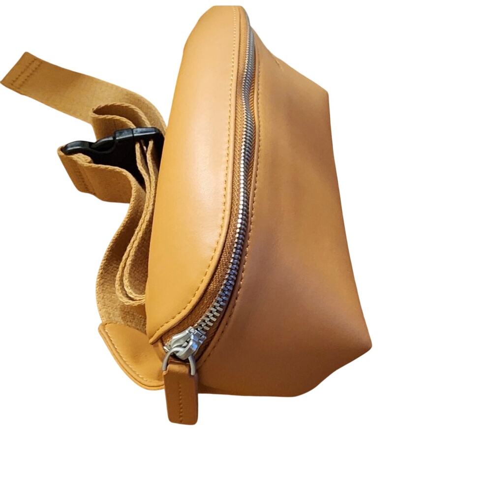 Monos Unisex Metro Sling Bag One Size Tan Beige Vegan Leather Minimalist Travel